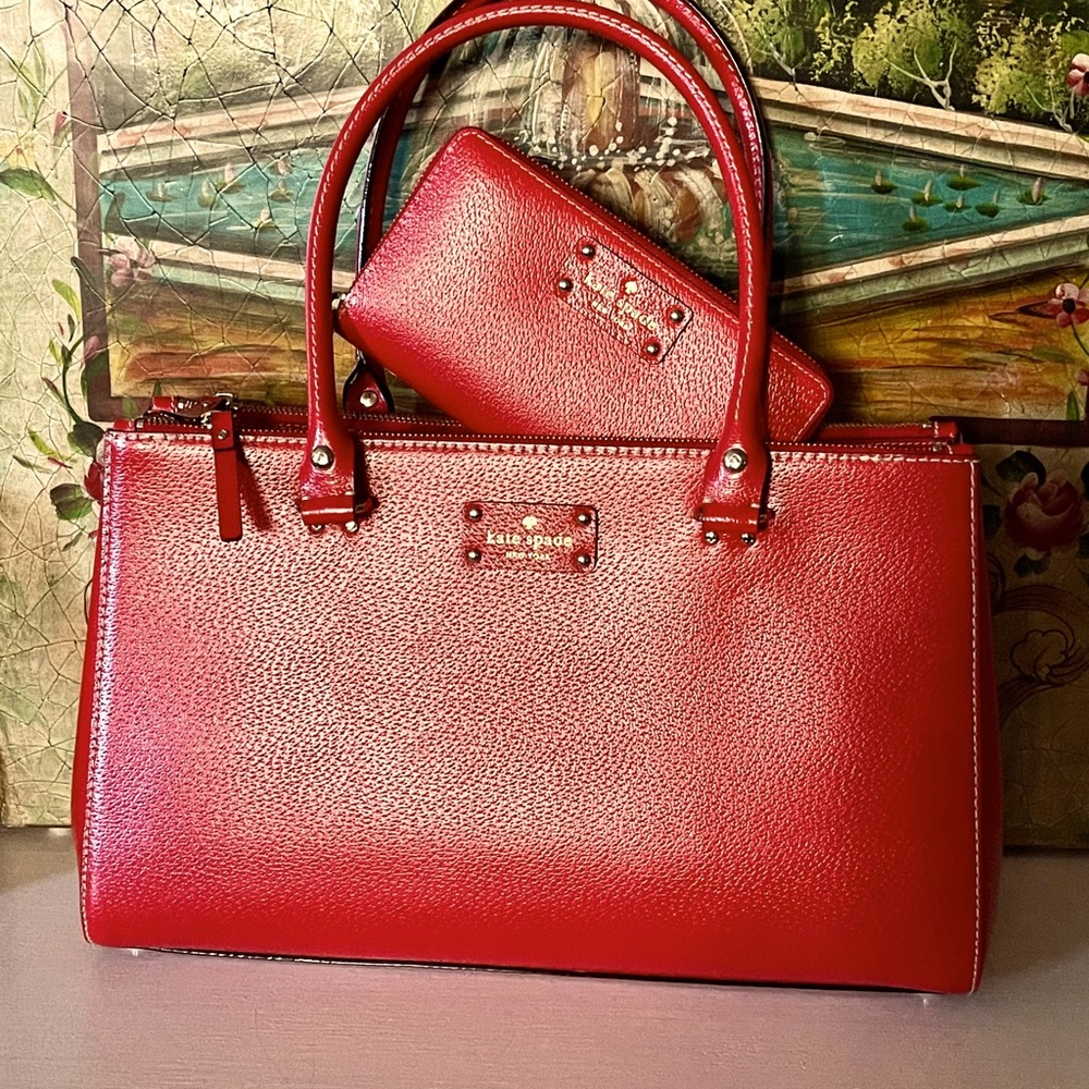 NWT ♠️KATE SPADE ♠️ 💯% Cow Leather Shoulder Bag